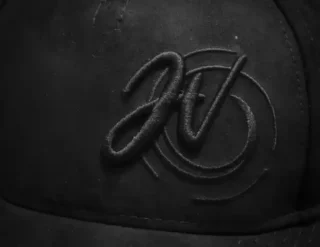 Gorra JV | Bordado Negro