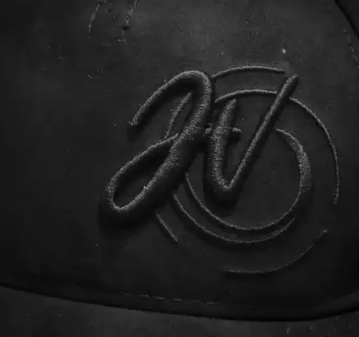 Gorra JV | Bordado Negro